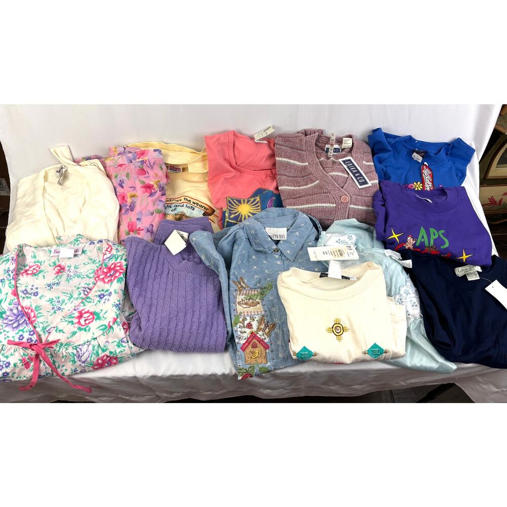 Vintage Women's Clothing Lot‎ 13 Pc 90s Floral Cottagecore Graphic Tees Sweaters